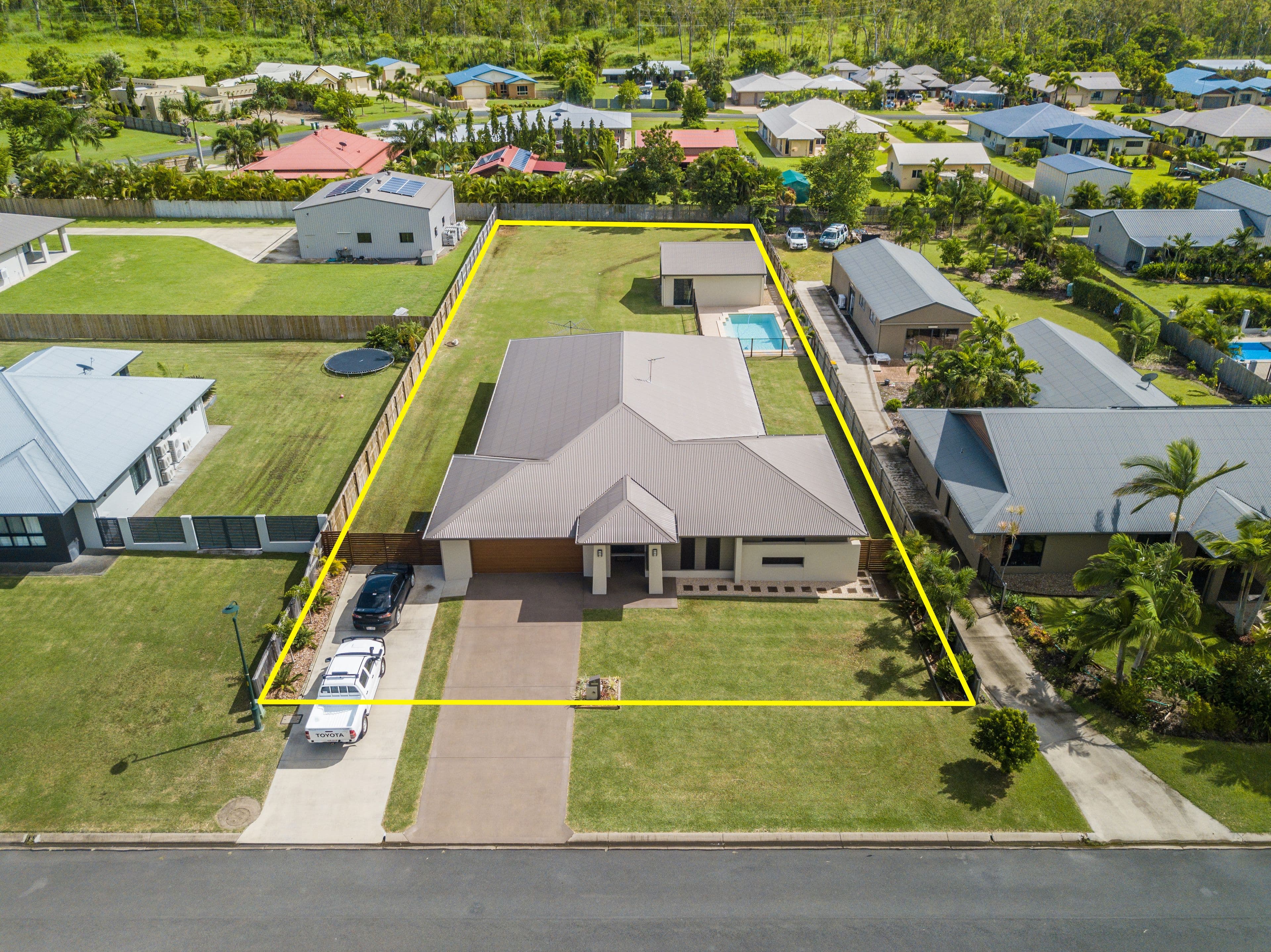 5 Henderson Street, Cannonvale QLD 4802, Cannonvale - Thumbnail 3