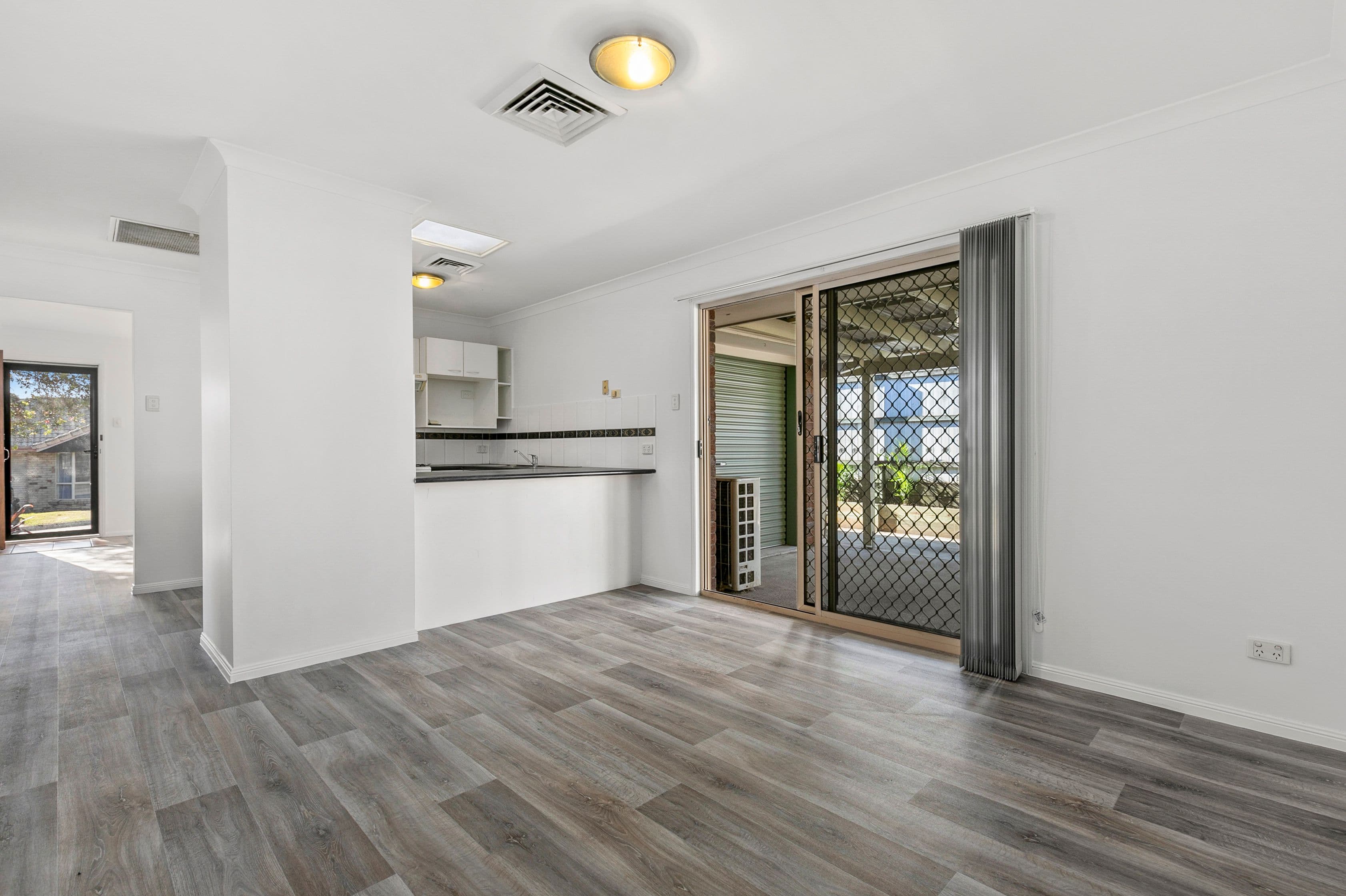 27 Currigee Circuit, Tingalpa QLD 4173, Tingalpa - Thumbnail 2