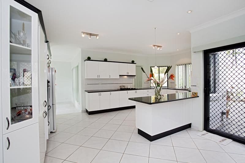 9 Snowden Close, CECIL HILLS NSW 2171, Cecil Hills - Thumbnail 4