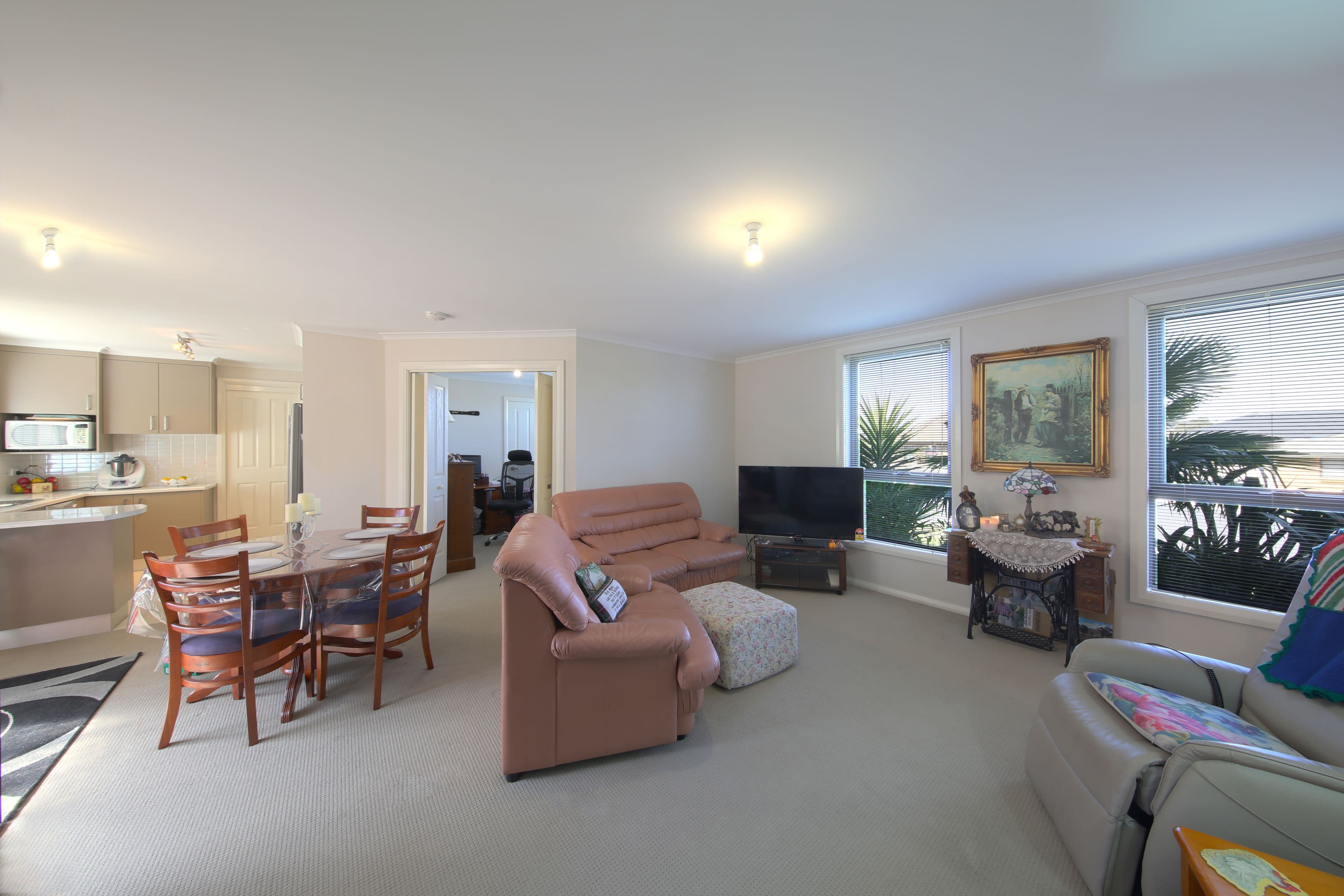 1 Stewart Close, Orange - Thumbnail 2
