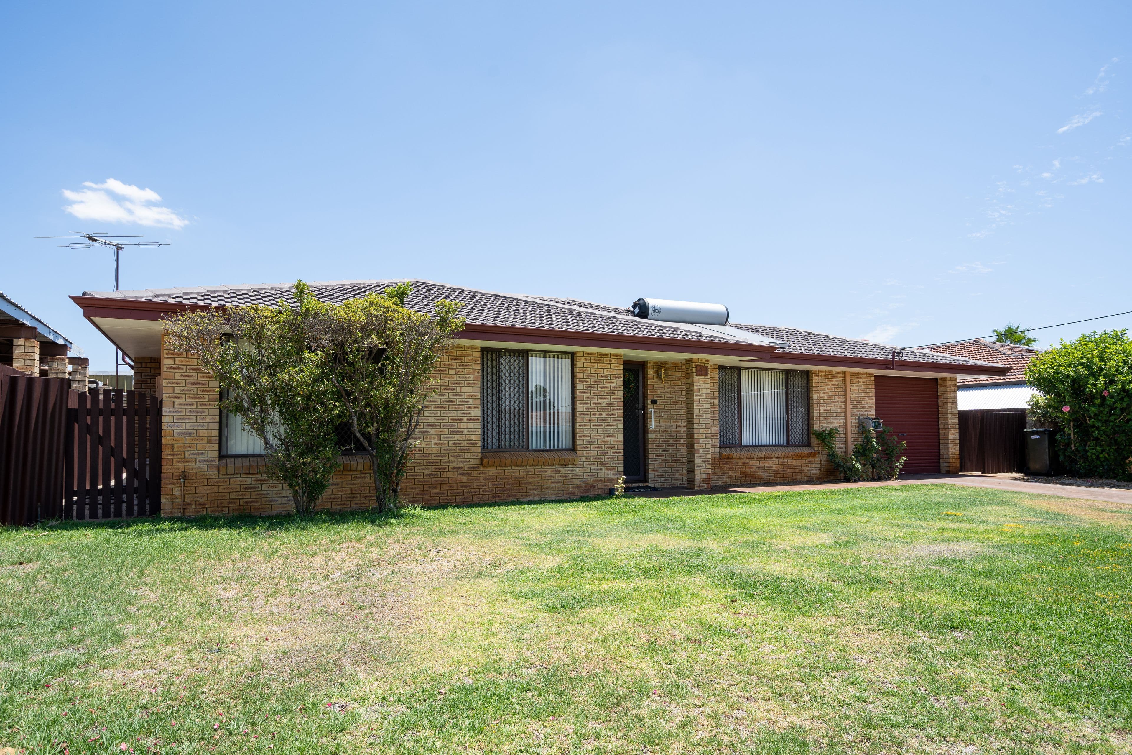 47 Glencairn Way, Parkwood WA 6147, Parkwood - Thumbnail 2