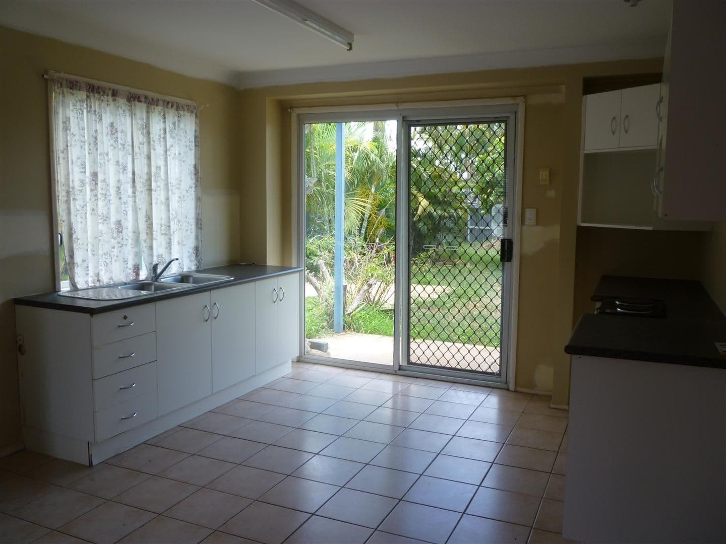4 McCarthy Street, Gracemere QLD 4702, Gracemere - Thumbnail 5