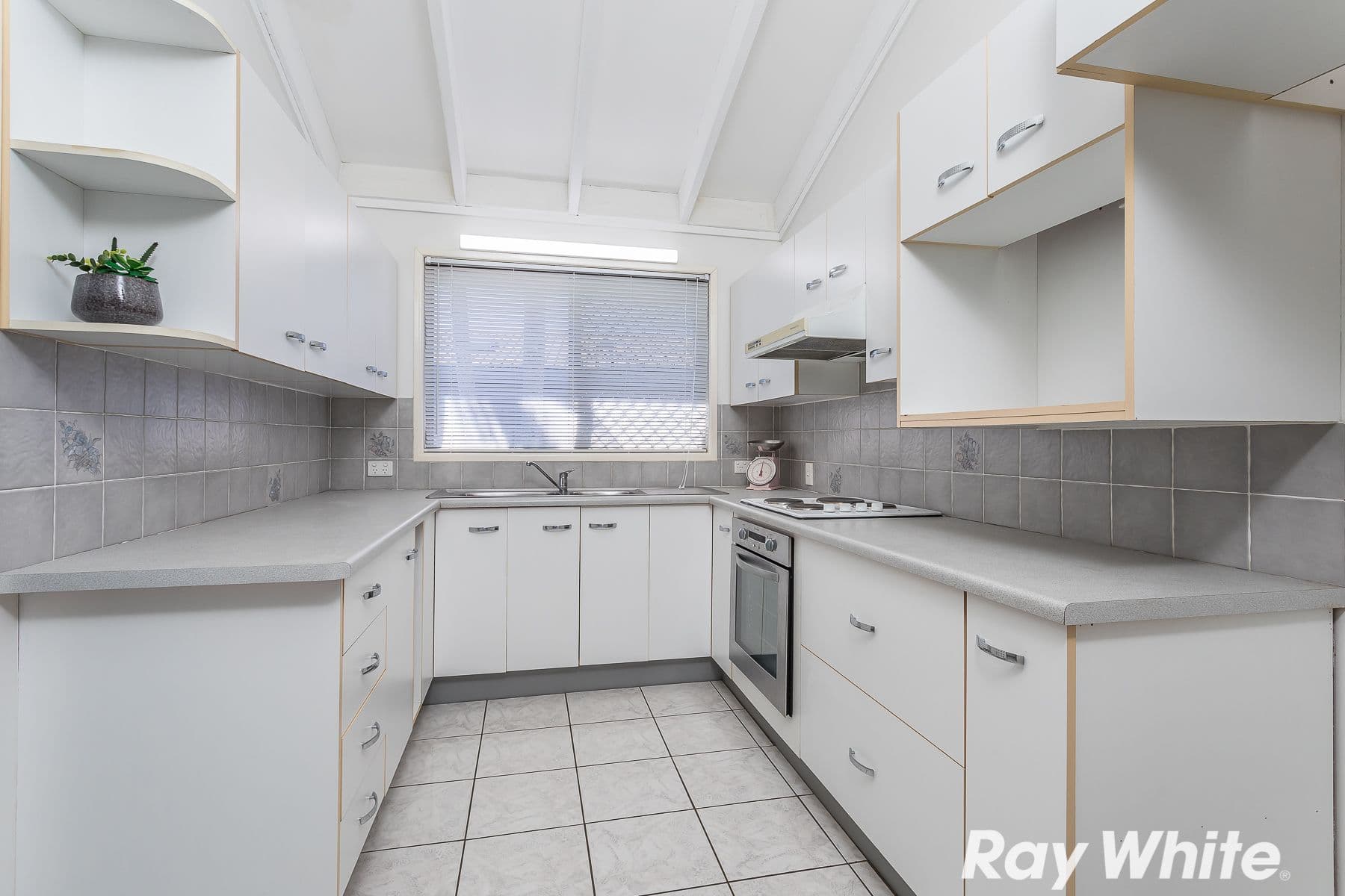6 Bottle-brush Court, Kallangur QLD 4503, Kallangur - Thumbnail 3