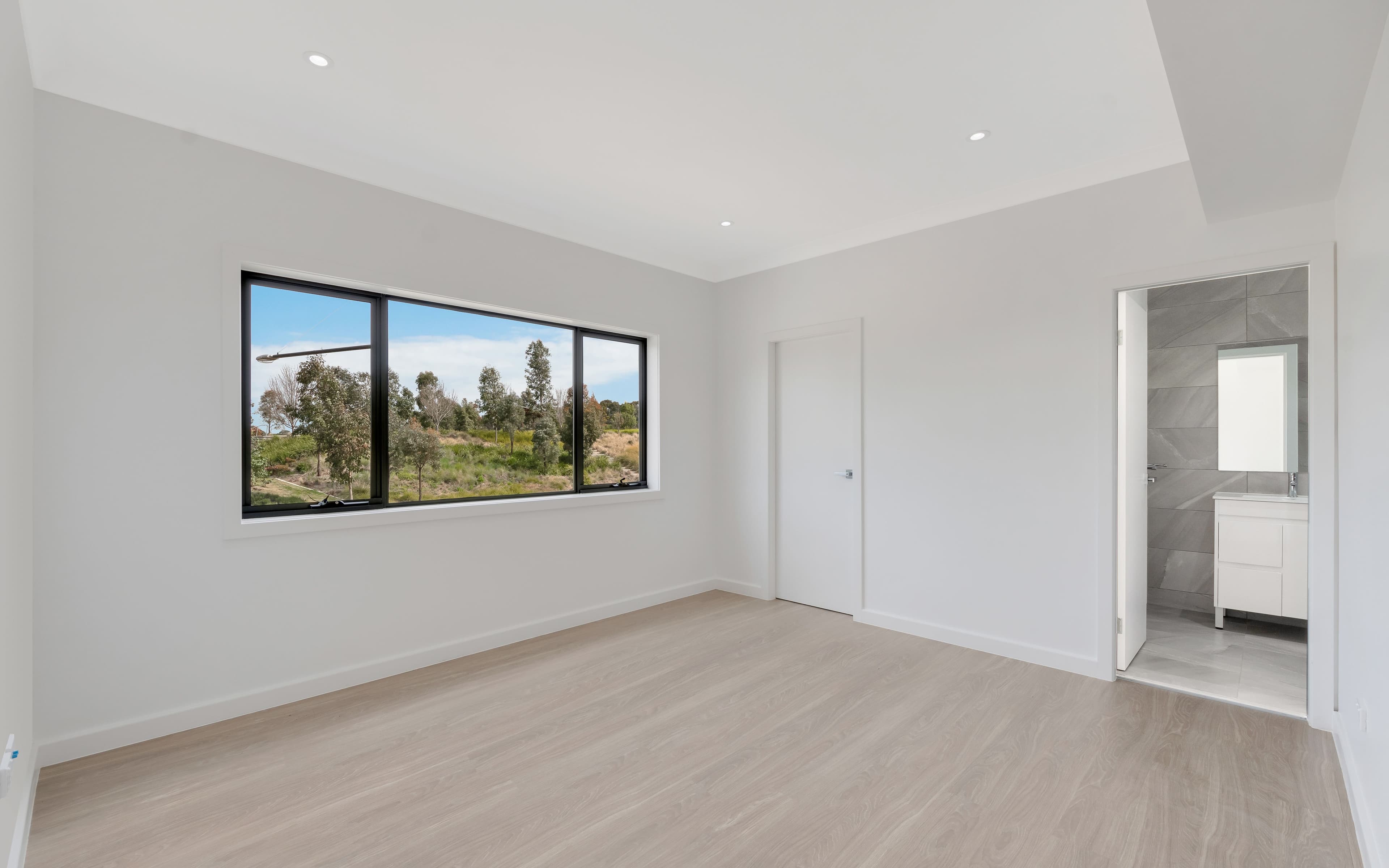 20A Mahoney Drive, Campbelltown NSW 2560, Campbelltown - Thumbnail 6