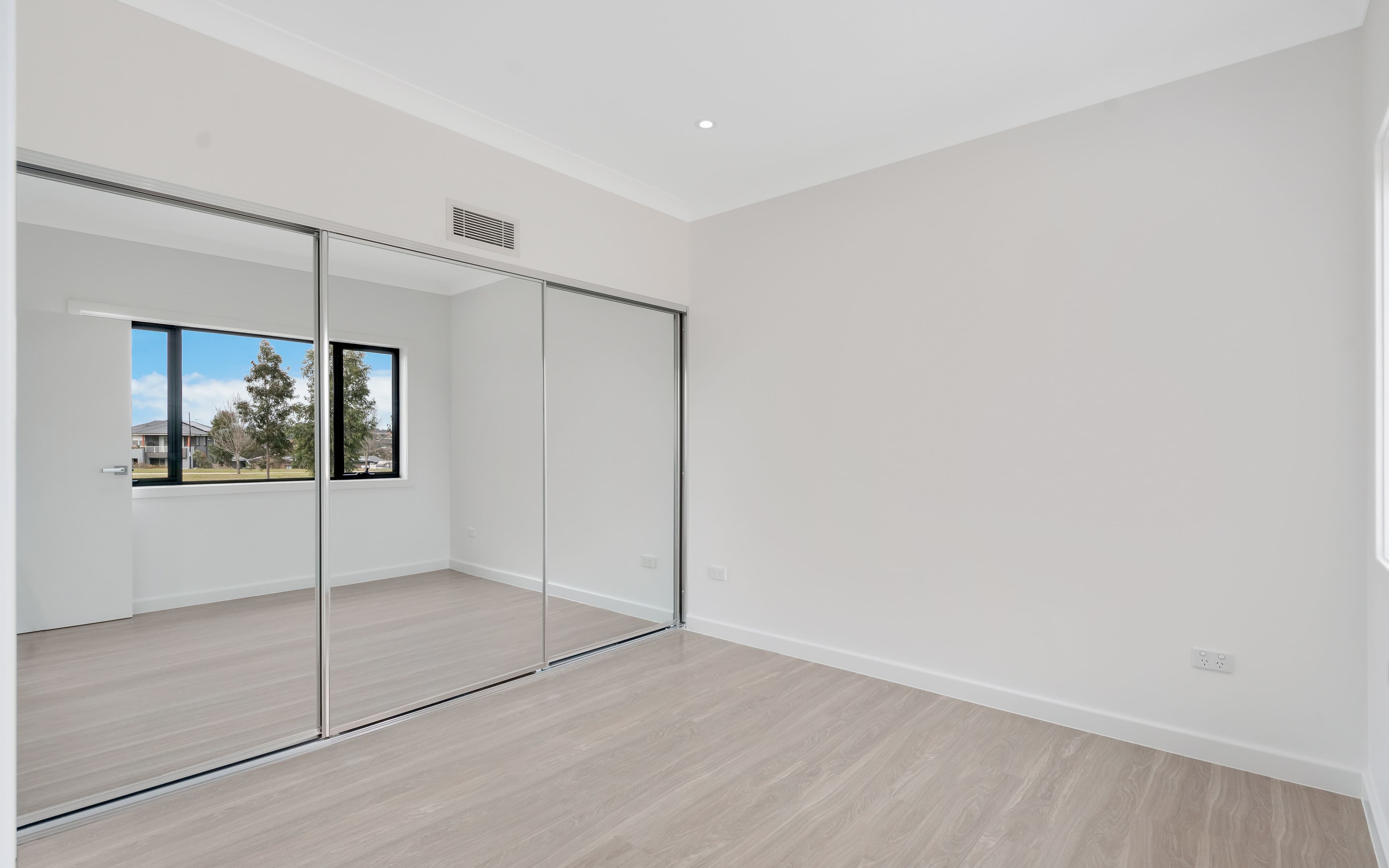20A Mahoney Drive, Campbelltown NSW 2560, Campbelltown - Thumbnail 8