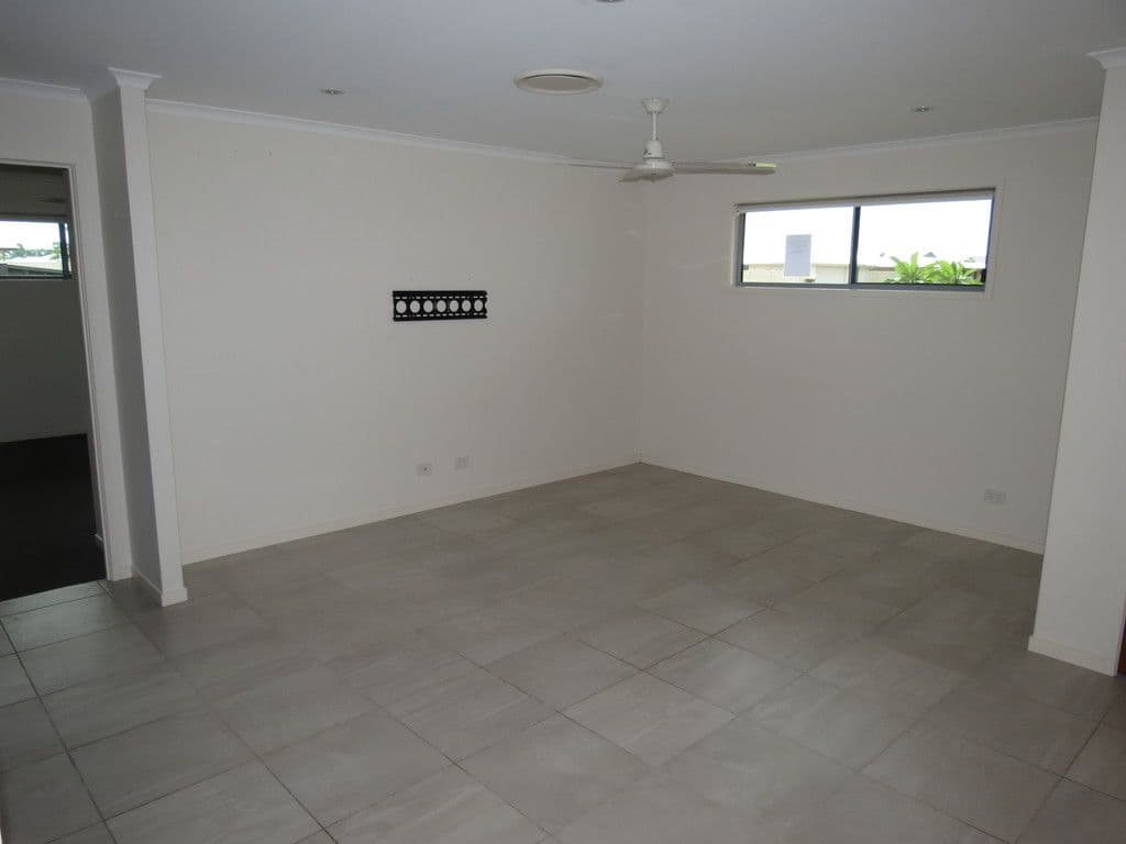 52 Kassidy Drive, Emerald QLD 4720, Emerald - Thumbnail 5