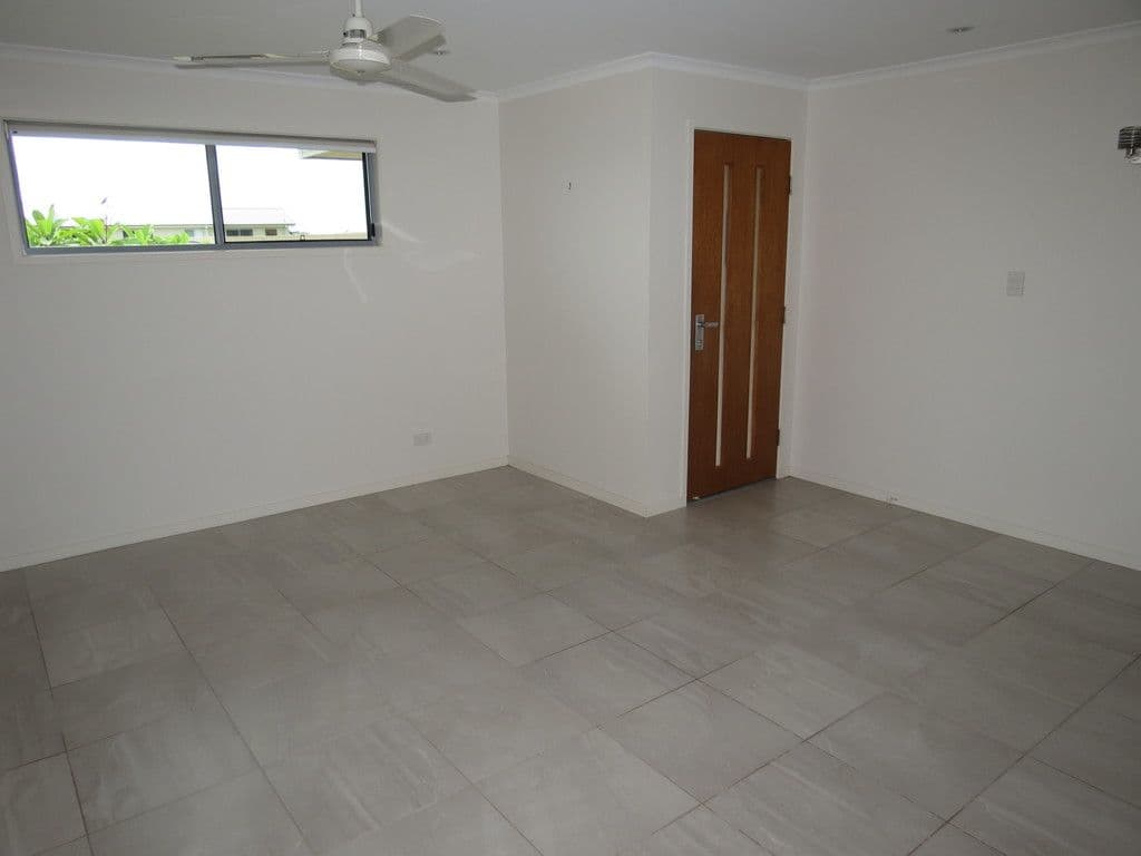52 Kassidy Drive, Emerald QLD 4720, Emerald - Thumbnail 6
