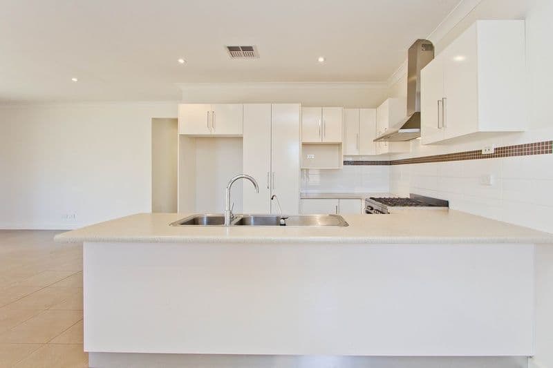 30 Pioneer Street, Seaton SA 5023, Seaton - Thumbnail 3