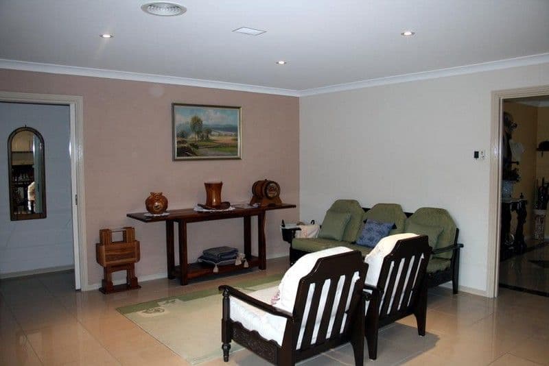 8 Nicholls Drive, YASS NSW 2582, Yass - Thumbnail 4