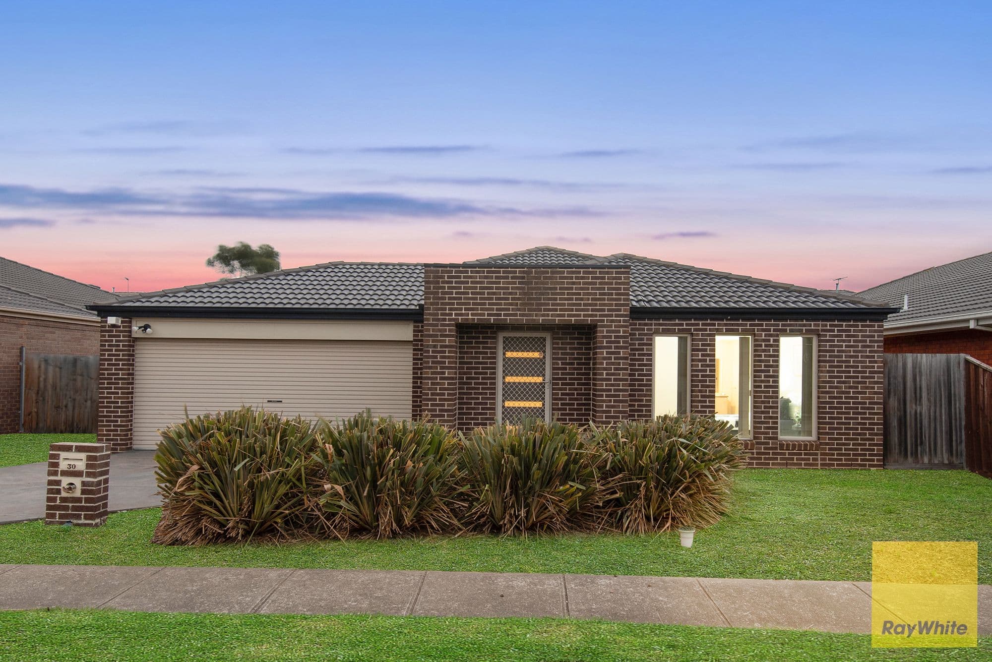 30 Holly Drive, Point Cook VIC 3030, Point Cook - Thumbnail 2