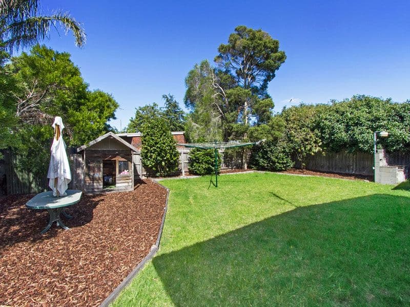 2 Anita Avenue, DINGLEY VILLAGE VIC 3172, Dingley Village - Thumbnail 2