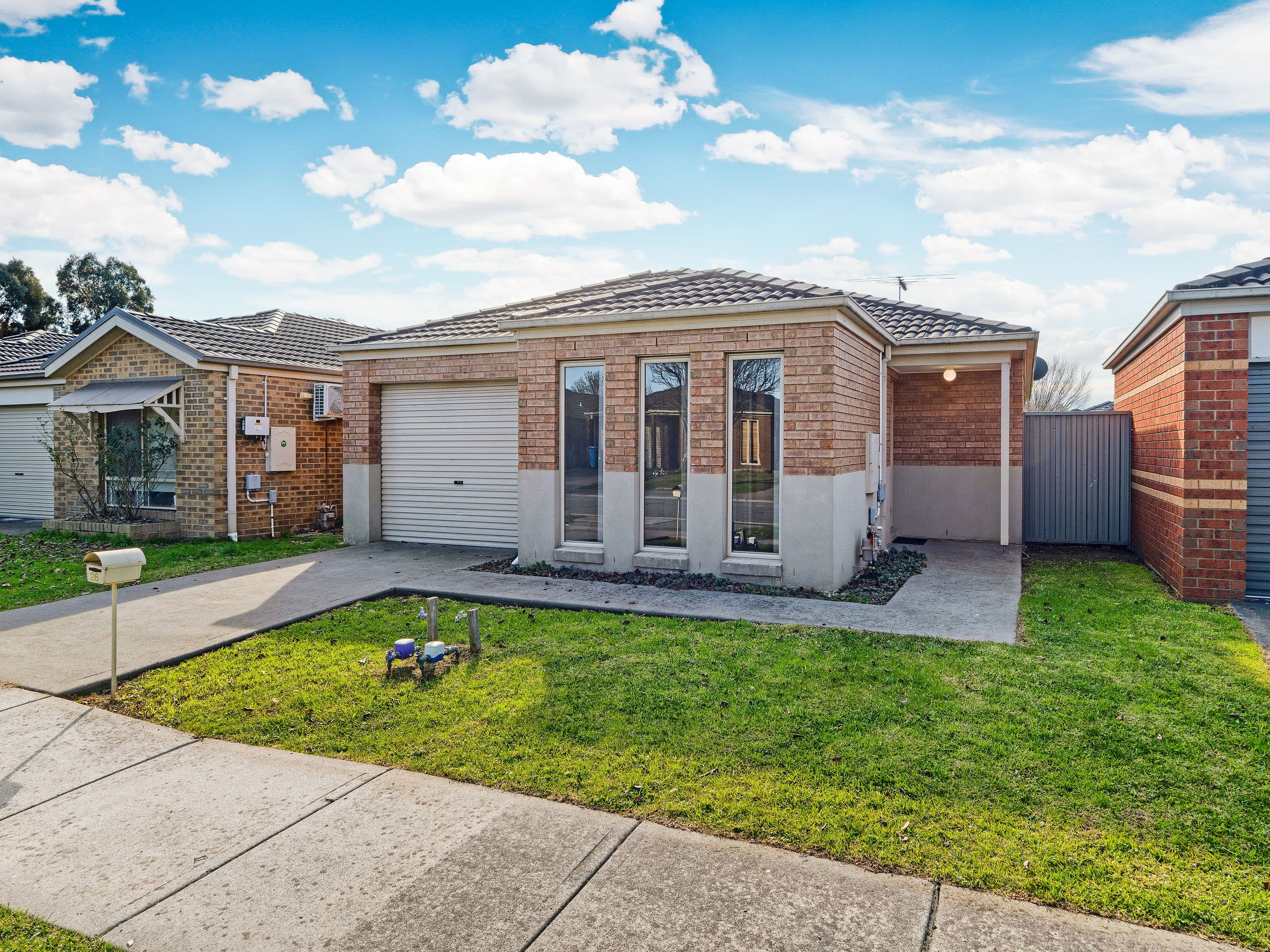 26 Mossman Drive, Cranbourne East VIC 3977, Cranbourne East - Thumbnail 2