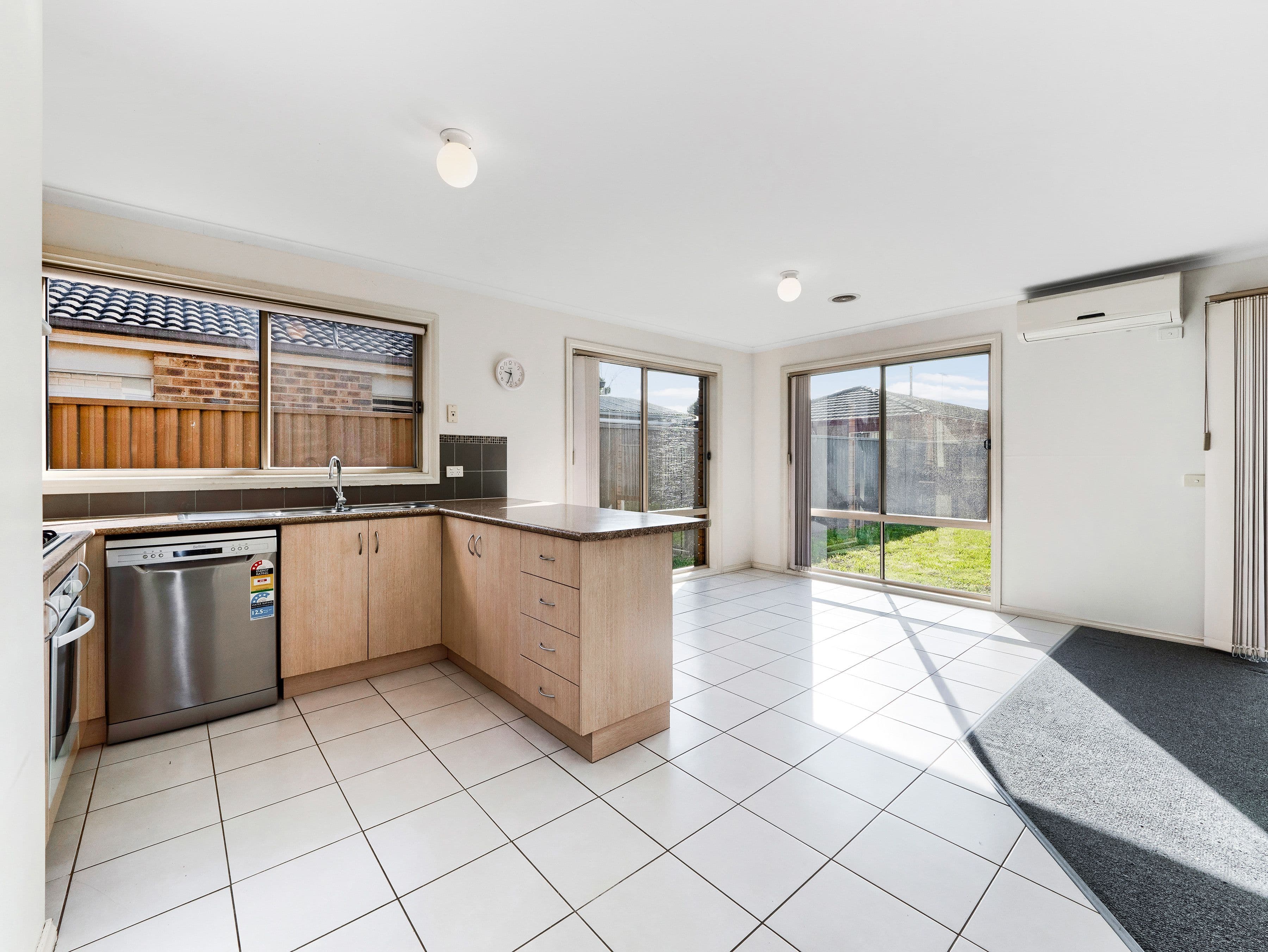 26 Mossman Drive, Cranbourne East VIC 3977, Cranbourne East - Thumbnail 3