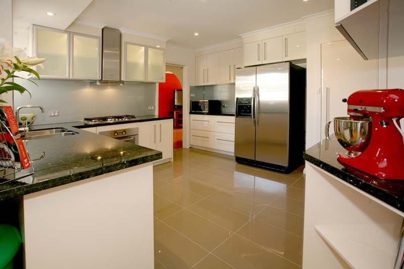 21 Hollygreen Drive, WHEELERS HILL VIC 3150, Wheelers Hill - Thumbnail 2