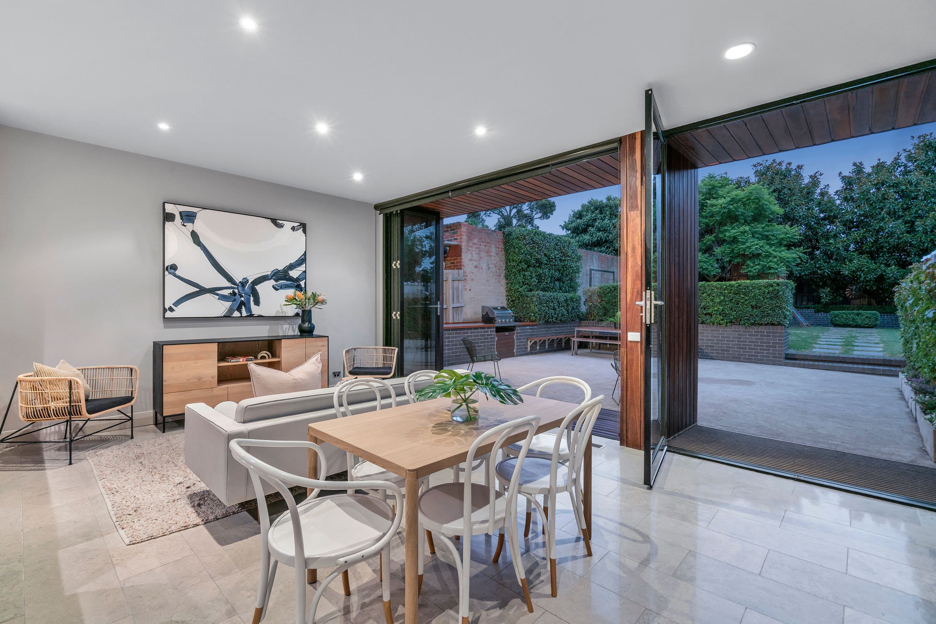 8 Munro Street, Kew East VIC 3102, Kew East - Thumbnail 2