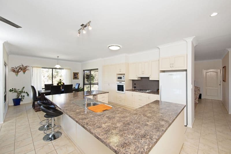 33 Woodlea Court, Crows Nest QLD 4355, Crows Nest - Thumbnail 3