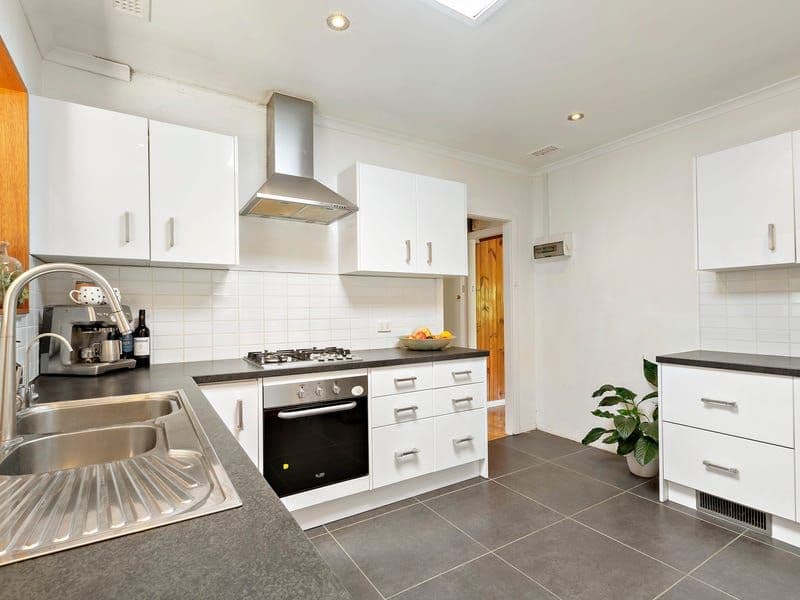 24 Melinga Crescent, Chadstone VIC 3148, Chadstone - Thumbnail 3