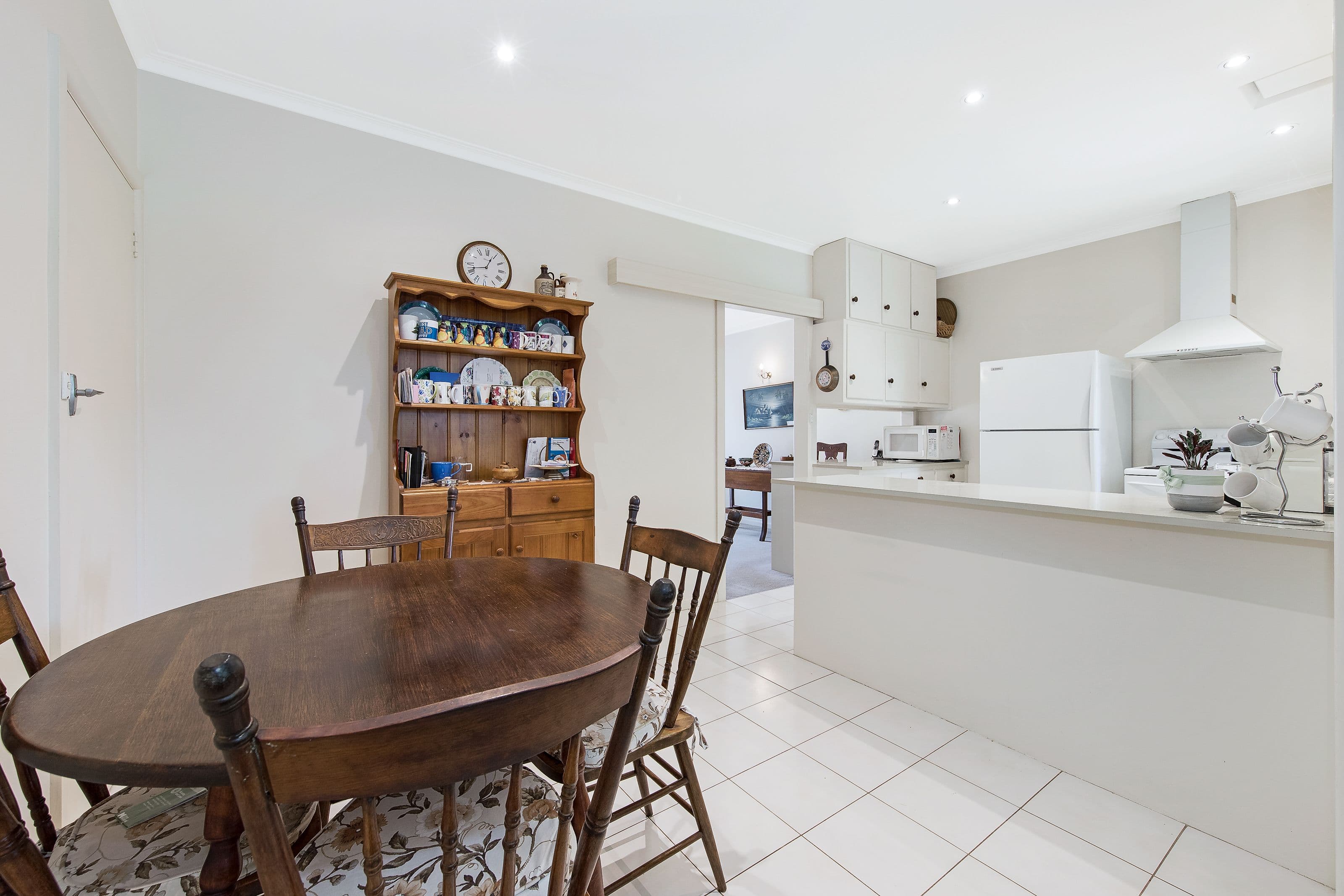 8 Eric Court, Wheelers Hill VIC 3150, Wheelers Hill - Thumbnail 2