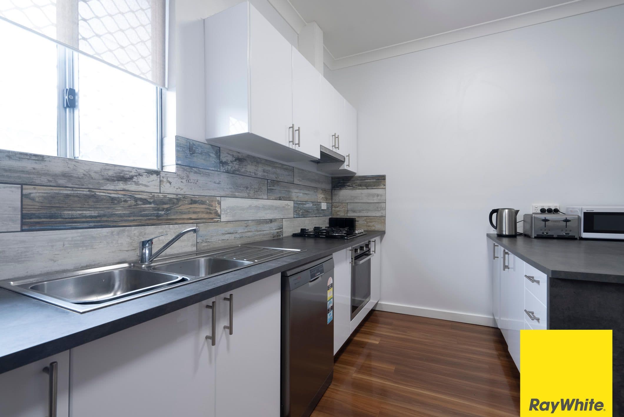 116 Leake Street, Belmont WA 6104, Belmont - Thumbnail 2