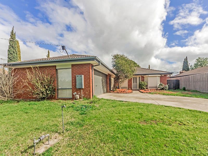 15 Golden Square Crescent, Hoppers Crossing VIC 3029, Hoppers Crossing - Thumbnail 2