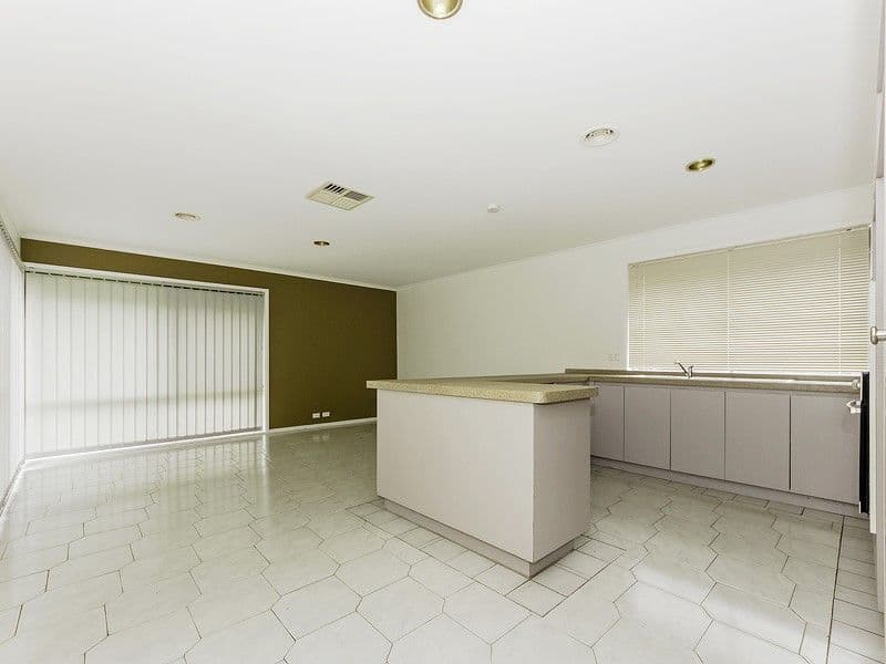 15 Golden Square Crescent, Hoppers Crossing VIC 3029, Hoppers Crossing - Thumbnail 5
