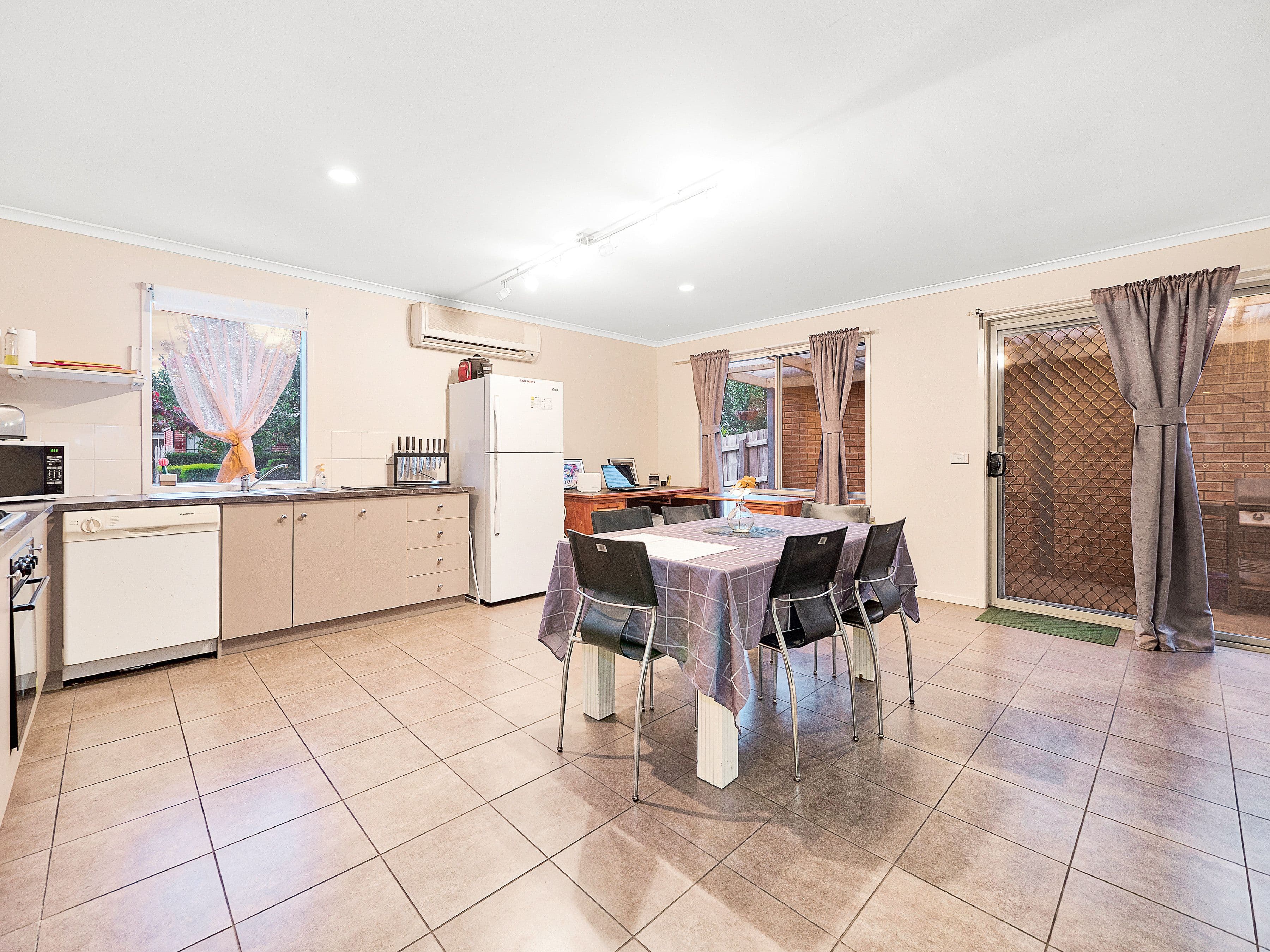 39 Miralie Way, Cranbourne West VIC 3977, Cranbourne West - Thumbnail 5
