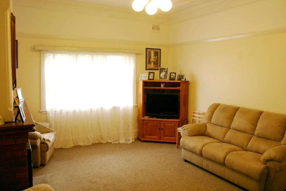 130 Lagoon Street, GOULBURN NSW 2580, Goulburn - Thumbnail 2