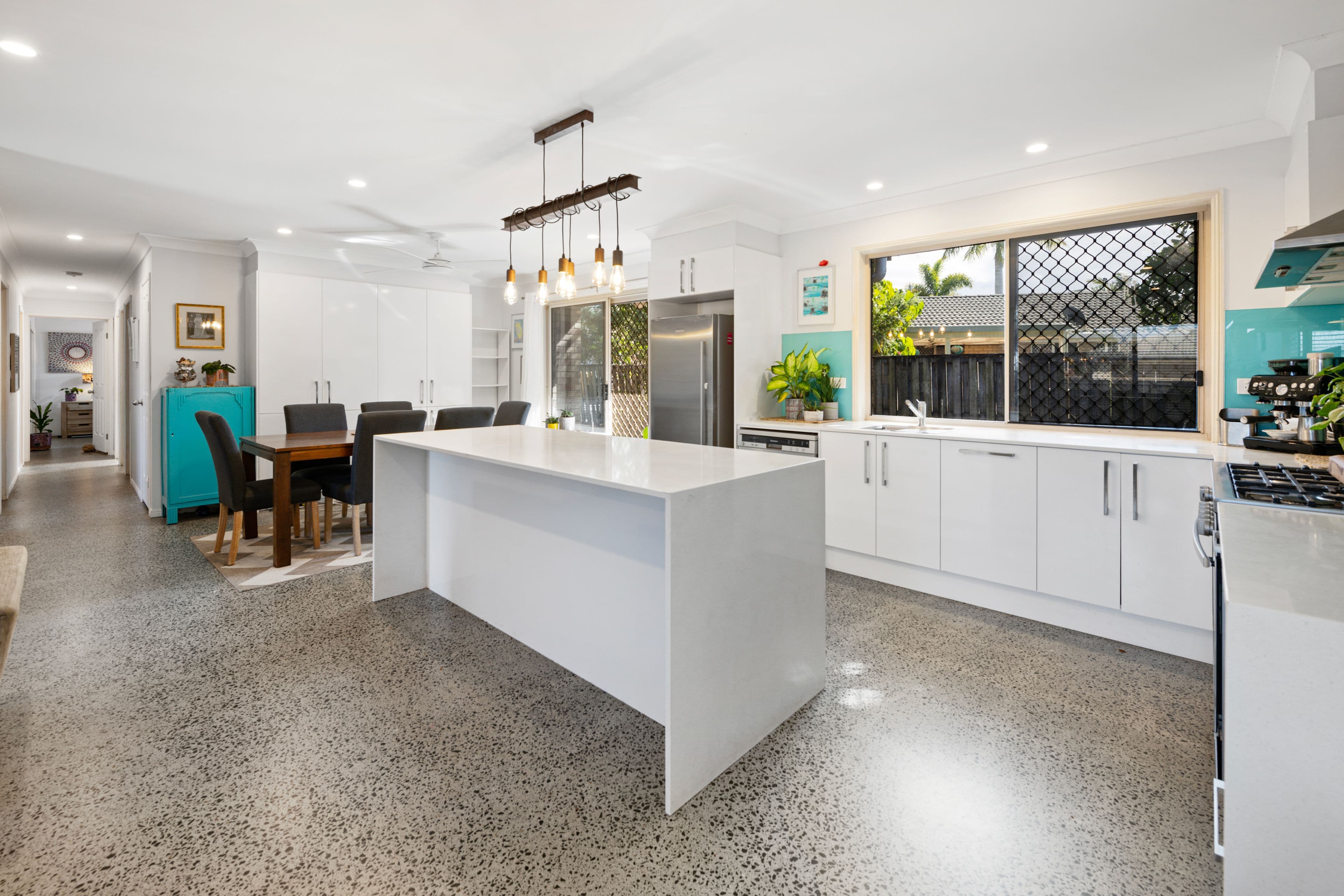 33 Galeen Drive, Burleigh Waters QLD 4220, Burleigh Waters - Thumbnail 4