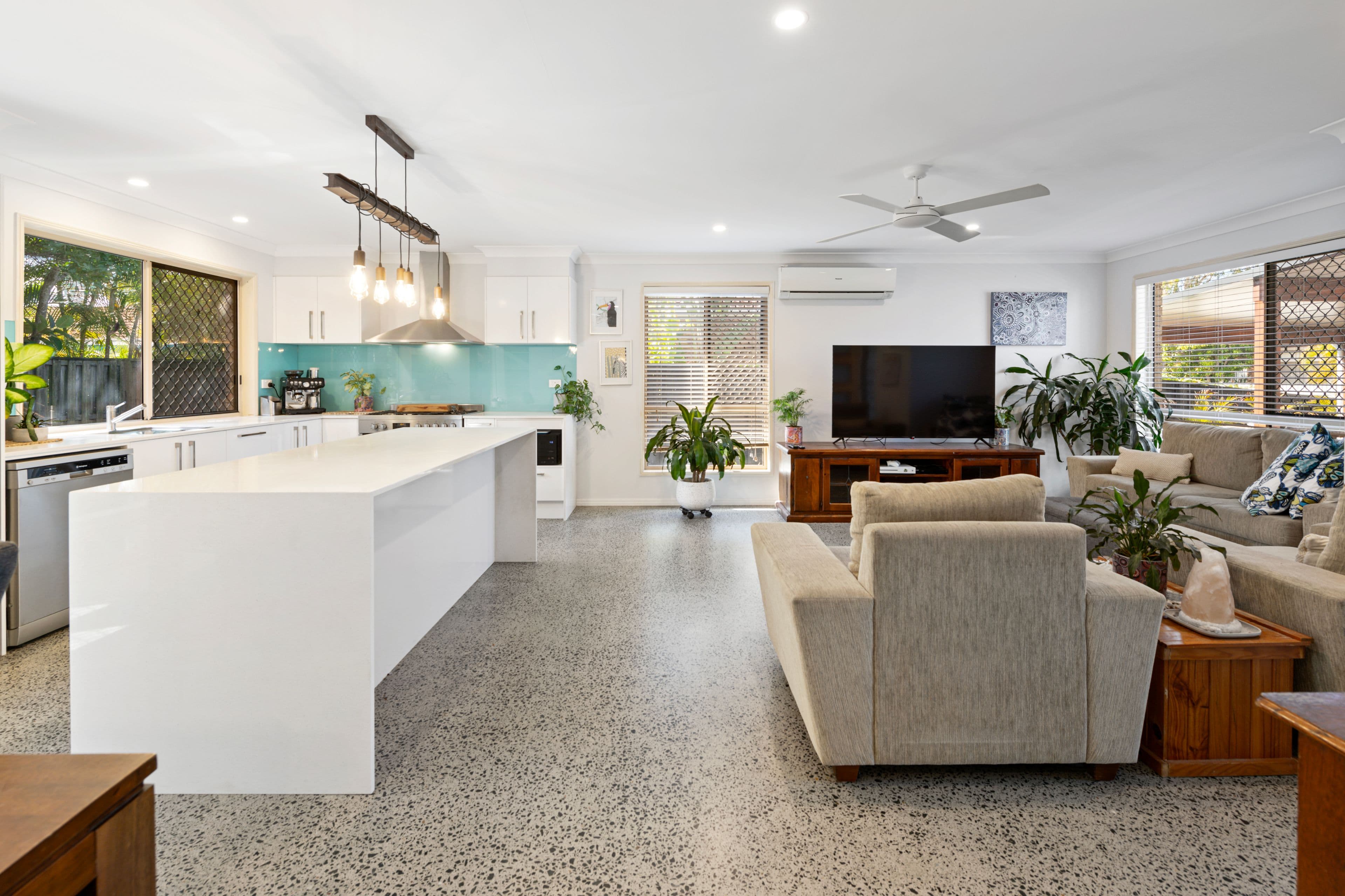 33 Galeen Drive, Burleigh Waters QLD 4220, Burleigh Waters - Thumbnail 6