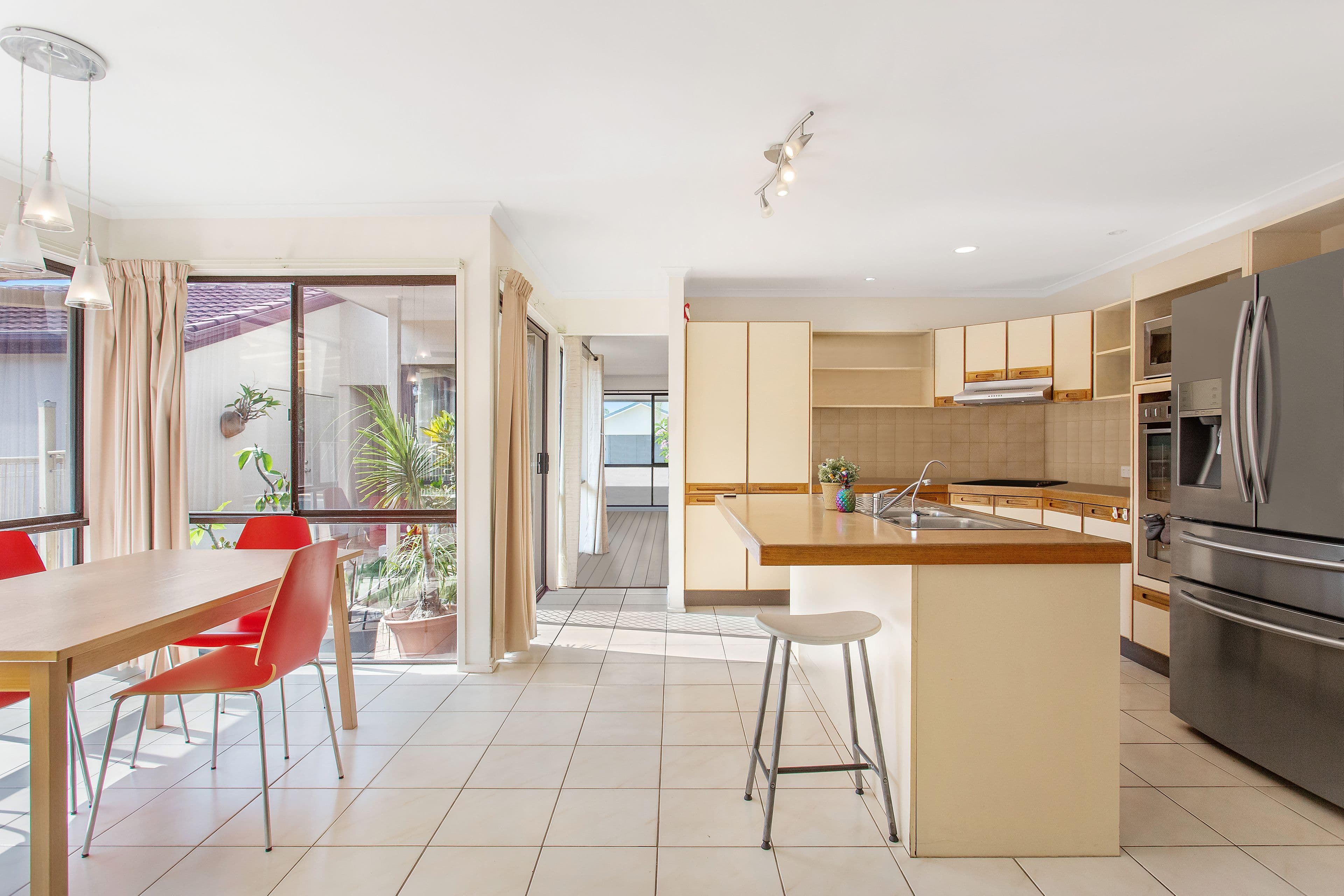 14 Karabella Court, Mermaid Waters QLD 4218, Mermaid Waters - Thumbnail 6