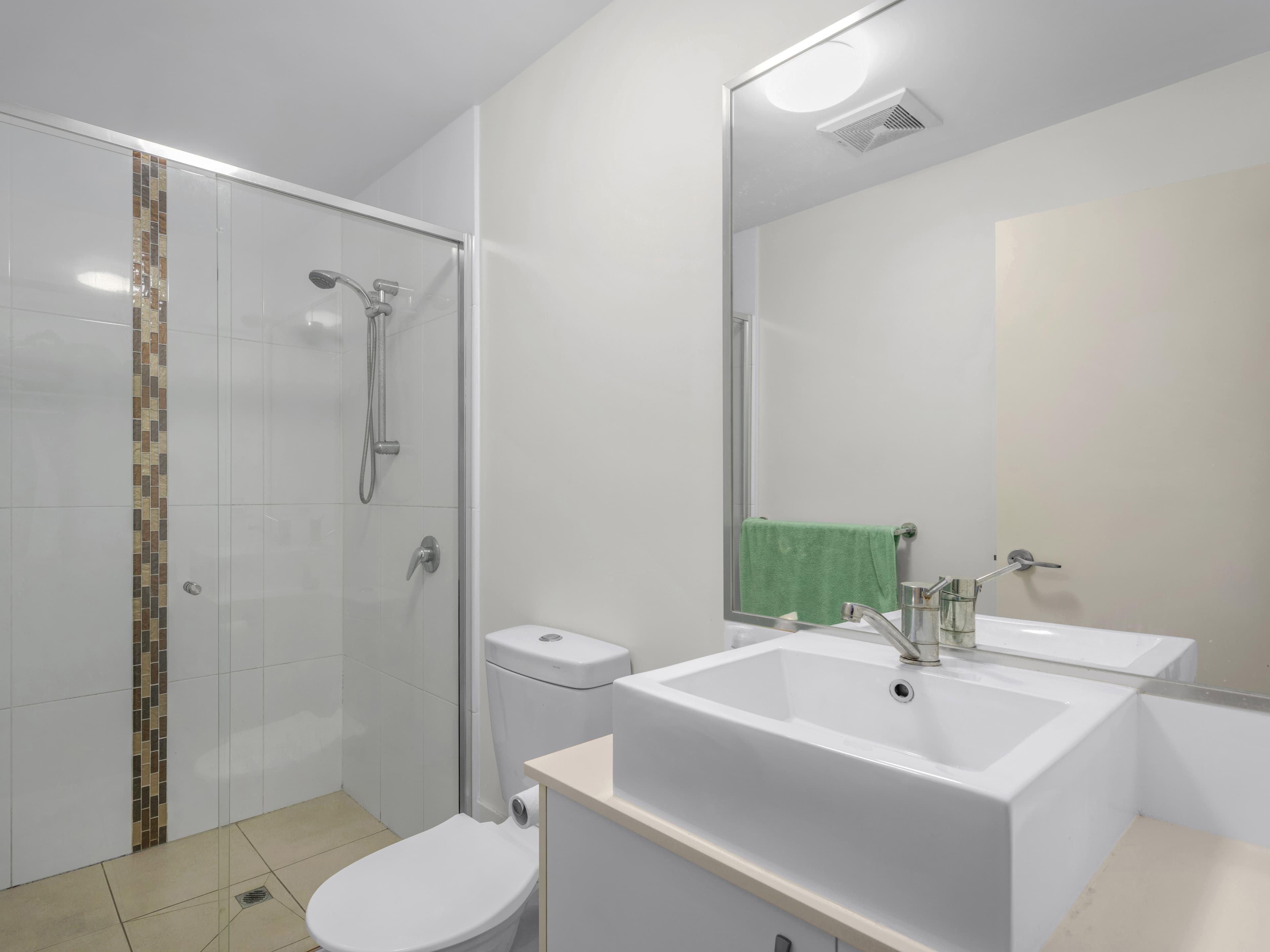 25 Bellevue Avenue, Gaythorne QLD 4051, Gaythorne - Thumbnail 3