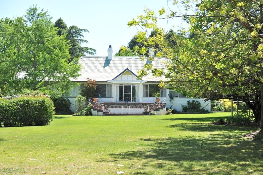 17 Naas Street, TENTERFIELD NSW 2372, Tenterfield - Thumbnail 2