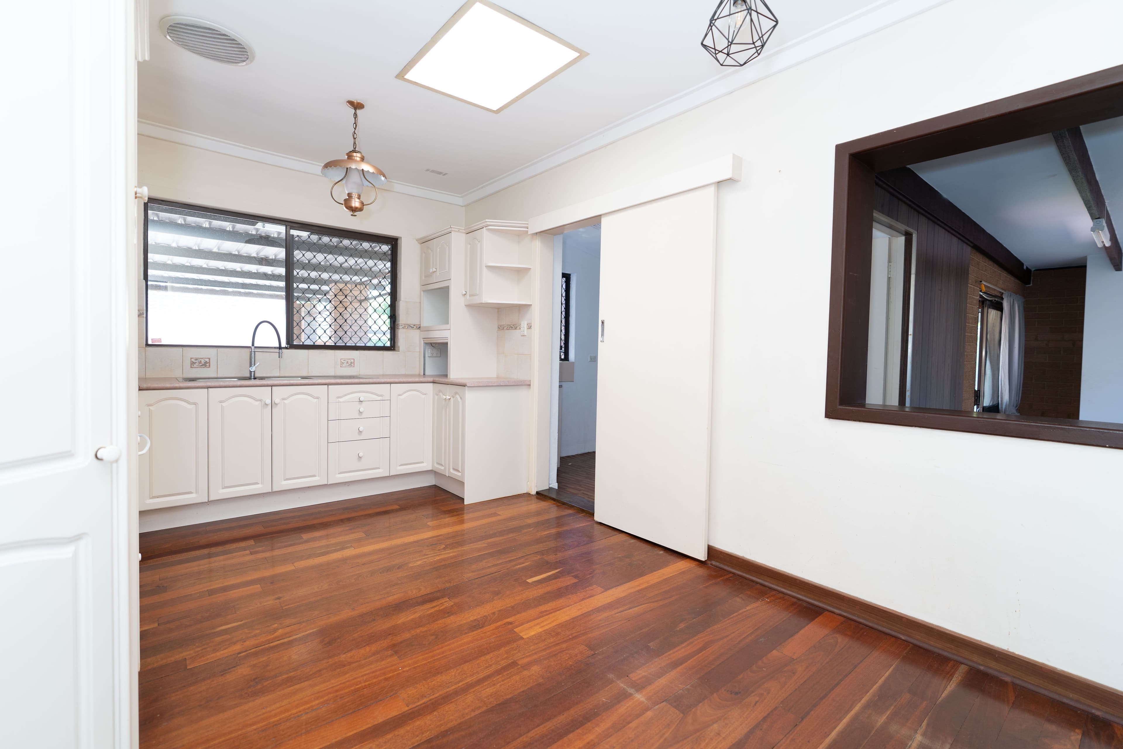 11 O'Mara Place, Belmont WA 6104, Belmont - Thumbnail 2