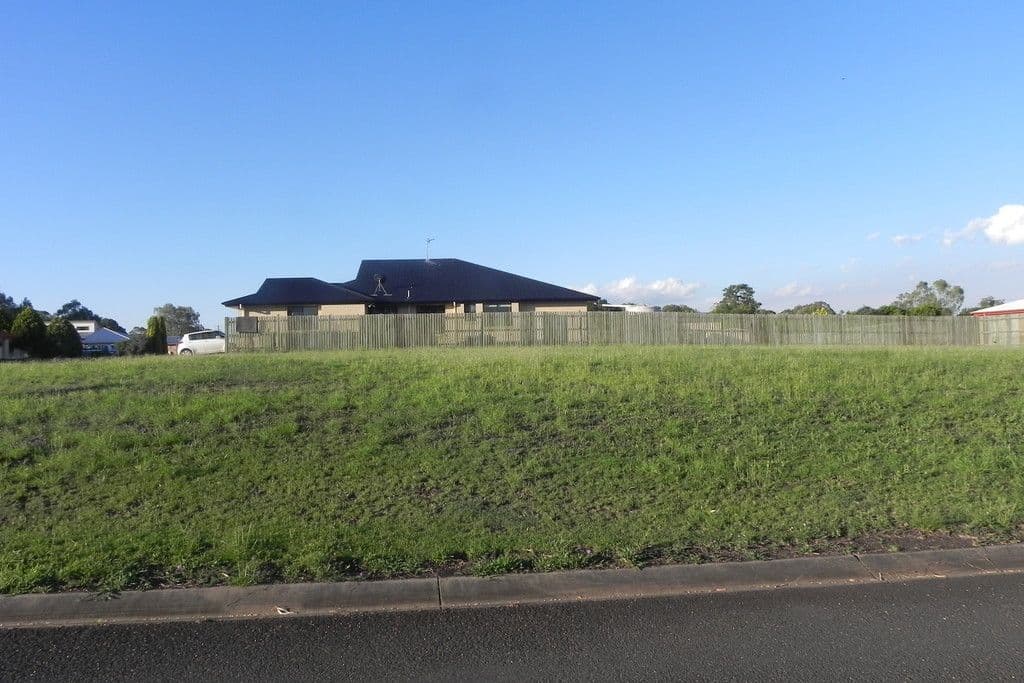 22 Fairway Drive, Pittsworth QLD 4356, Pittsworth - Thumbnail 3