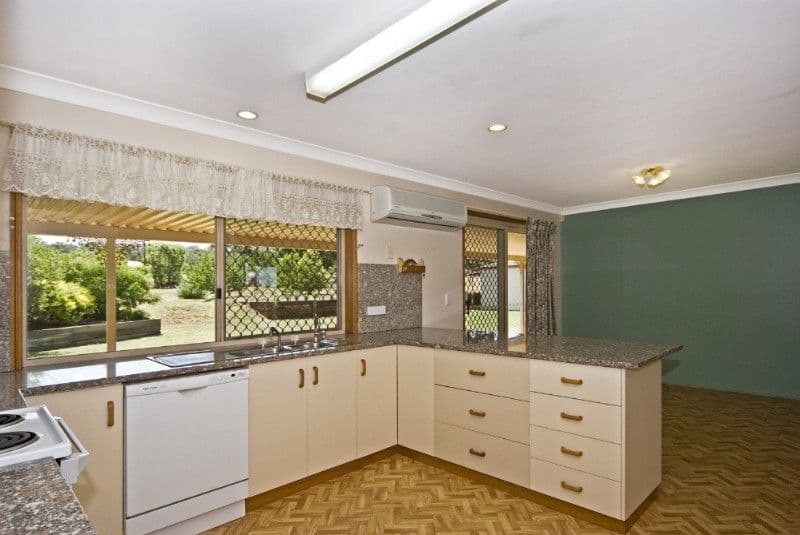 1 Janet Drive, VALE VIEW QLD 4352, Vale View - Thumbnail 7
