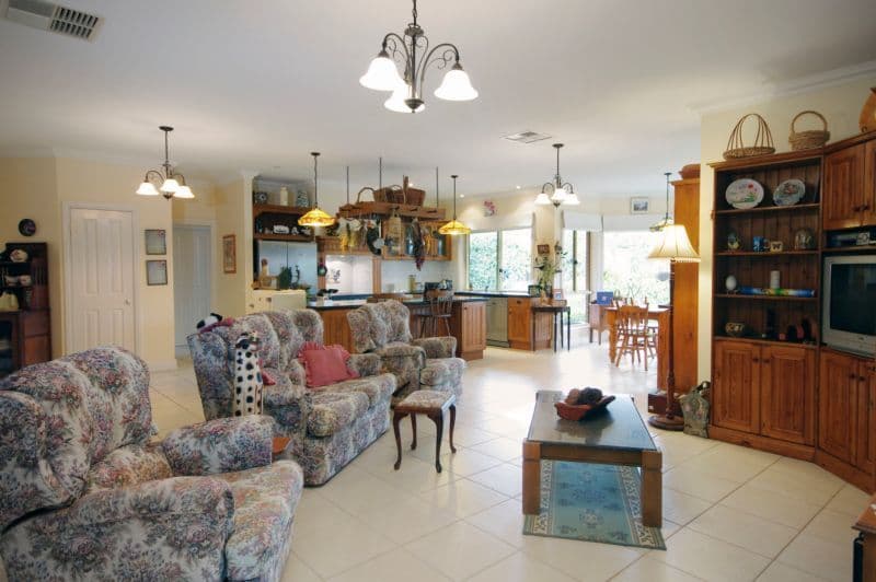 48 Burgundy Drive, WAURN PONDS VIC 3216, Waurn Ponds - Thumbnail 3