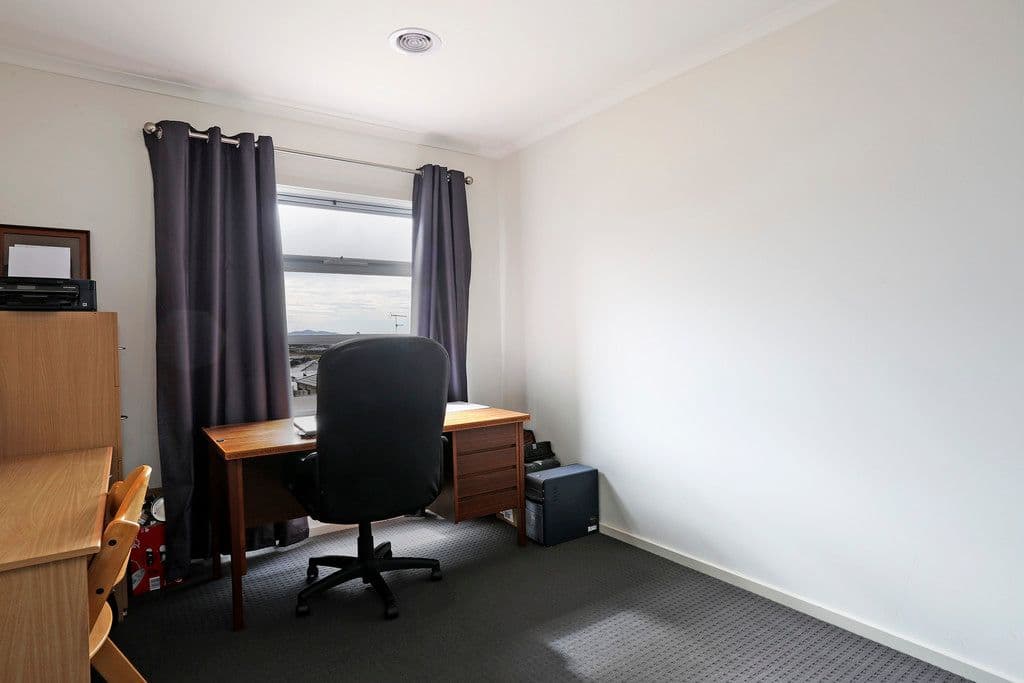 11 Swanbourne Avenue, Highton VIC 3216, Highton - Thumbnail 7