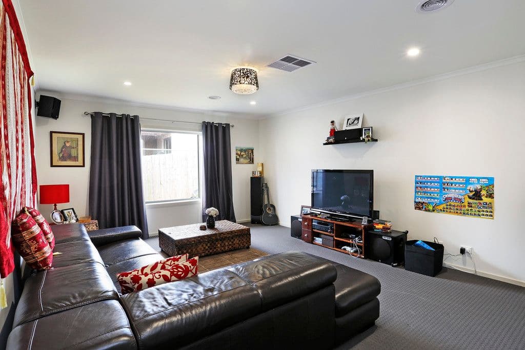 11 Swanbourne Avenue, Highton VIC 3216, Highton - Thumbnail 8