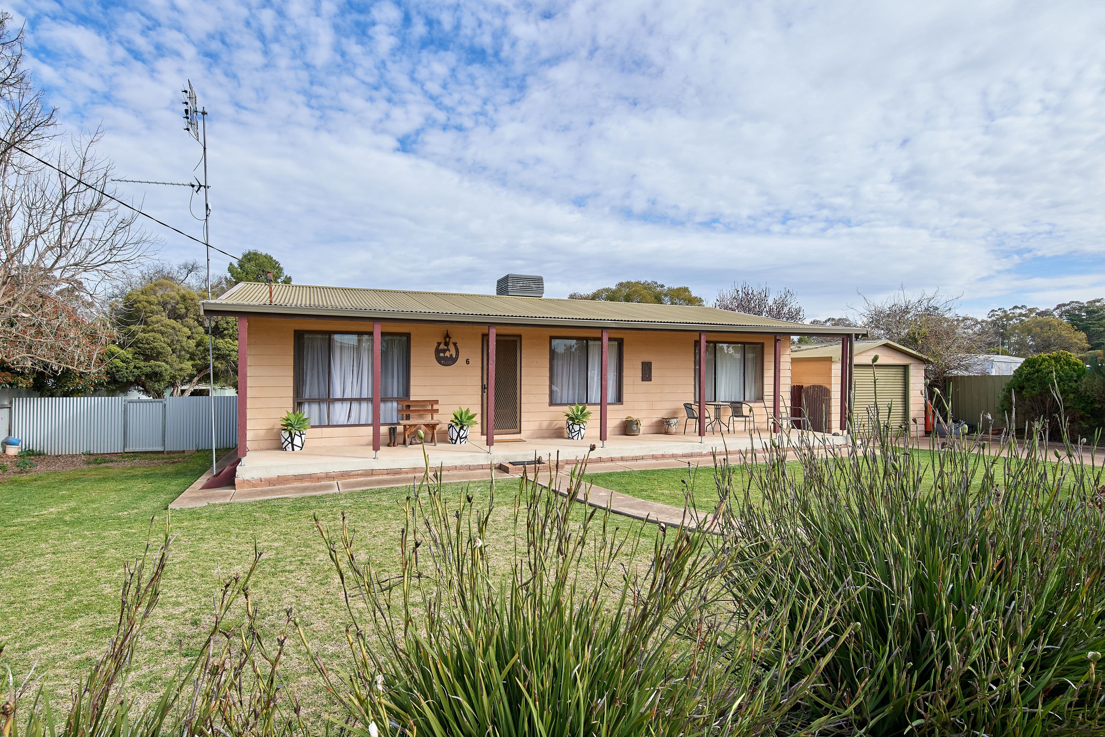 6 Kingdon Drive, Coolamon NSW 2701, Coolamon - Image 1