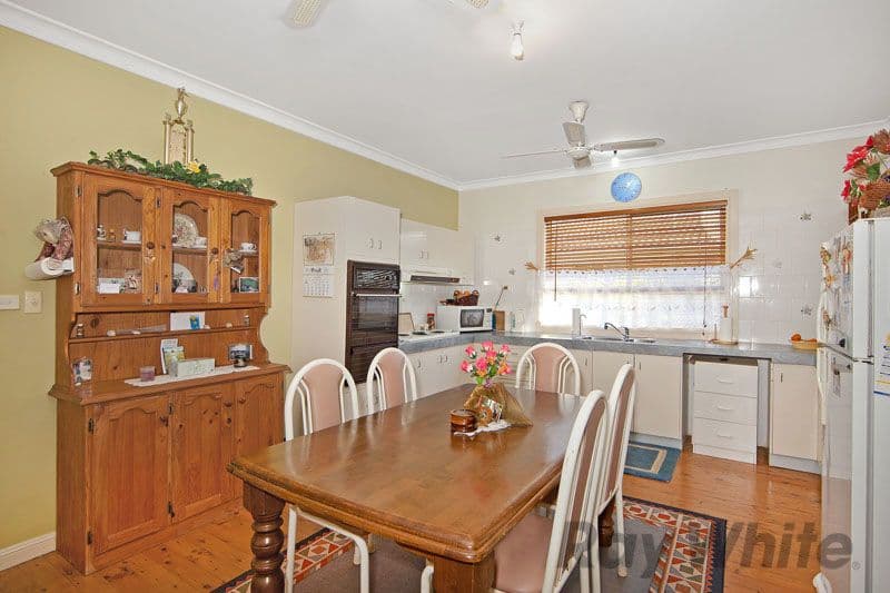 7 Marks Road, GOROKAN NSW 2263, Gorokan - Thumbnail 3