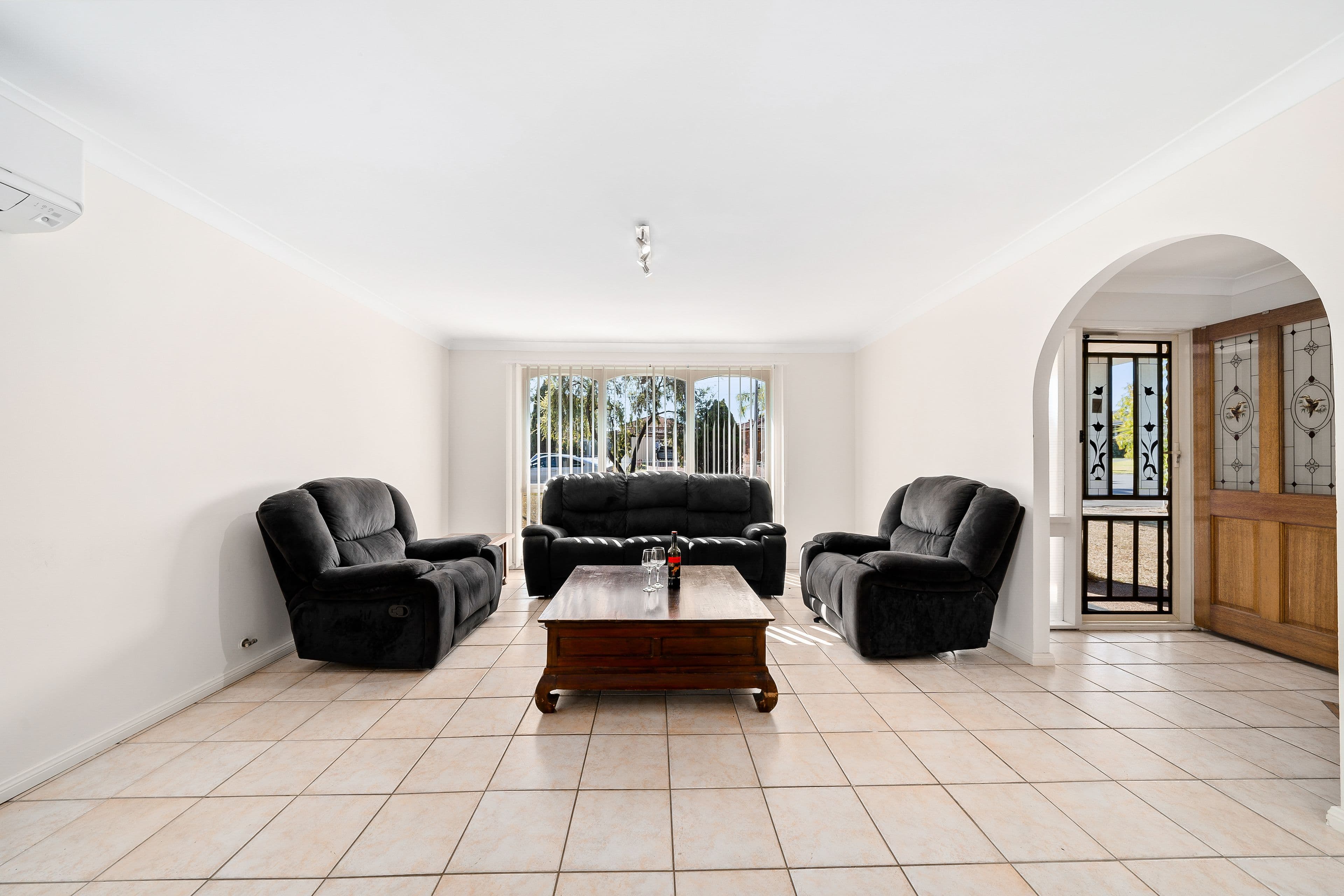 2 Hope Crescent, Bossley Park NSW 2176, Bossley Park - Thumbnail 3