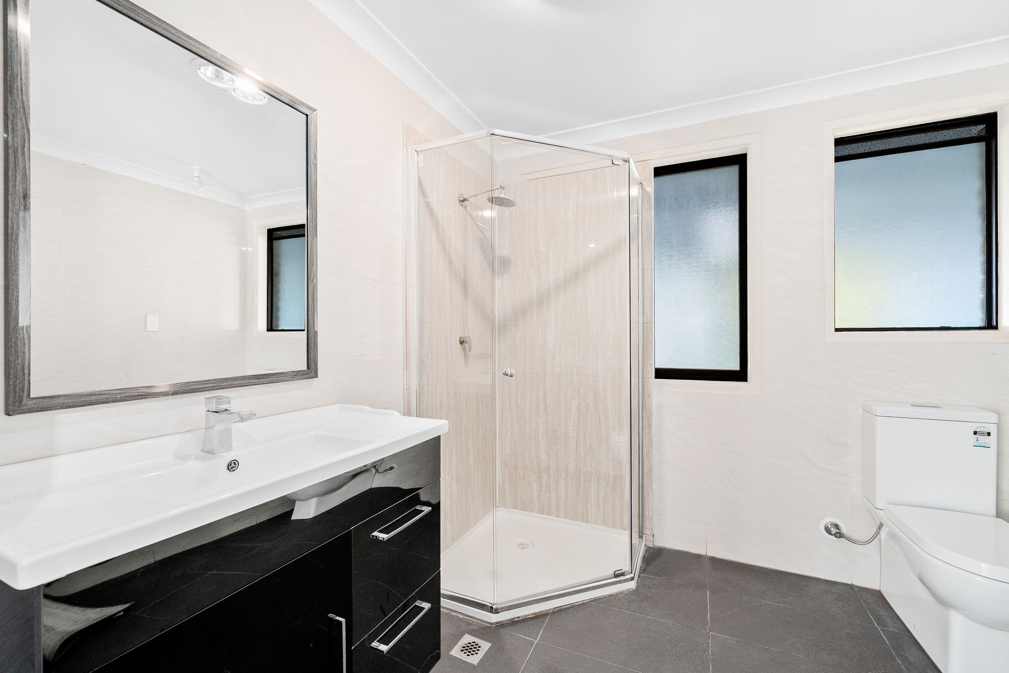 2 Hope Crescent, Bossley Park NSW 2176, Bossley Park - Thumbnail 7