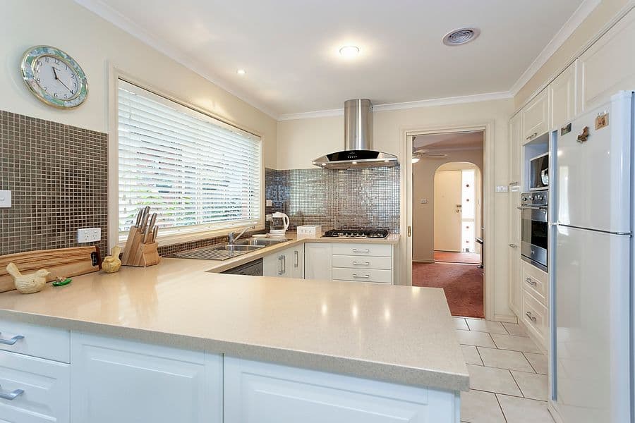 25 Bernard Drive, MELTON SOUTH VIC 3338, Melton South - Thumbnail 2