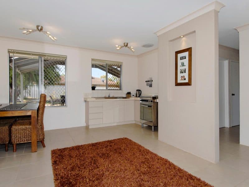 31 Gumnut Crescent, SAFETY BAY WA 6169, Safety Bay - Thumbnail 2
