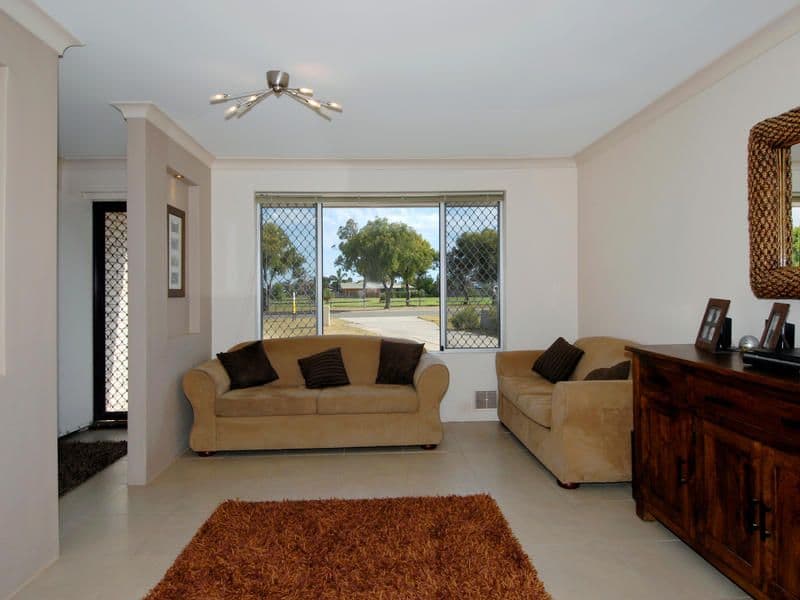 31 Gumnut Crescent, SAFETY BAY WA 6169, Safety Bay - Thumbnail 6