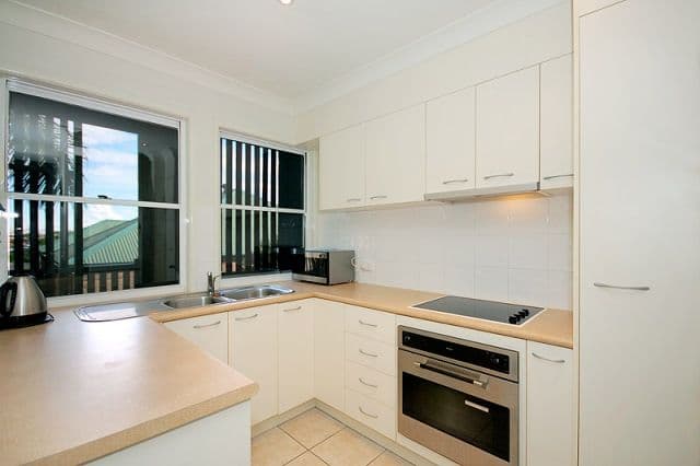10 - 12   Wilkie Street, YEERONGPILLY QLD 4105, Yeerongpilly - Thumbnail 4