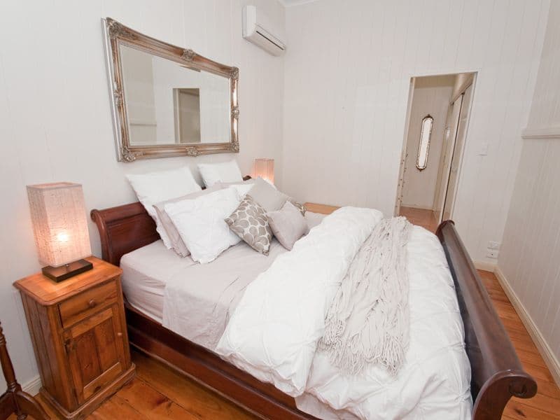 24 Murray Street, RED HILL QLD 4059, Red Hill - Thumbnail 2