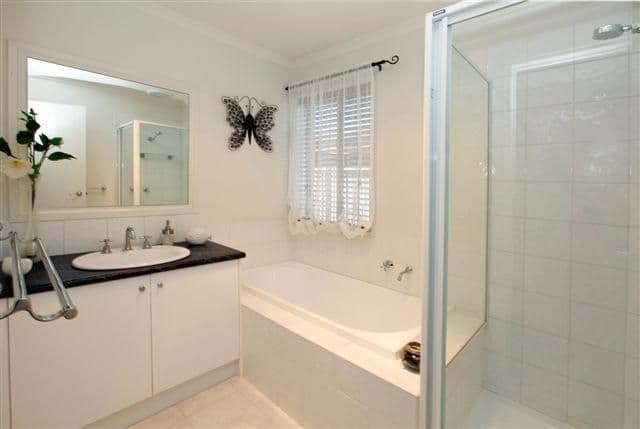 46 Lakes Drive, CRAIGIEBURN VIC 3064, Craigieburn - Thumbnail 5