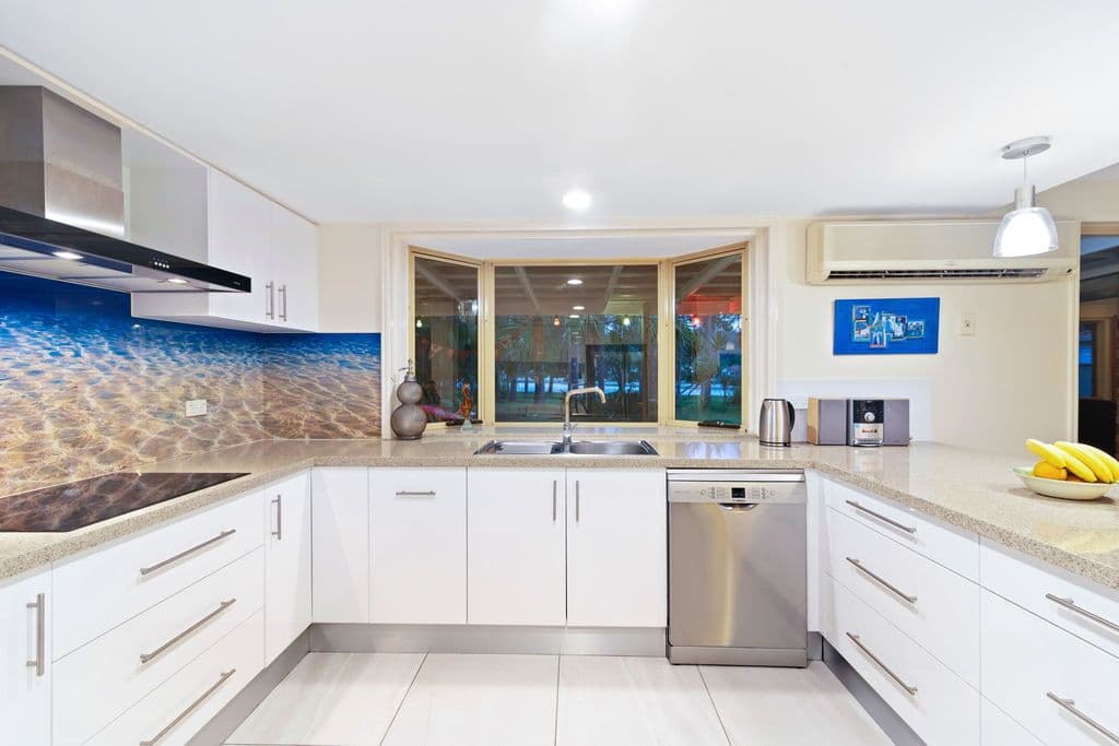 24 Foreshore Close, Elanora QLD 4221, Elanora - Thumbnail 5