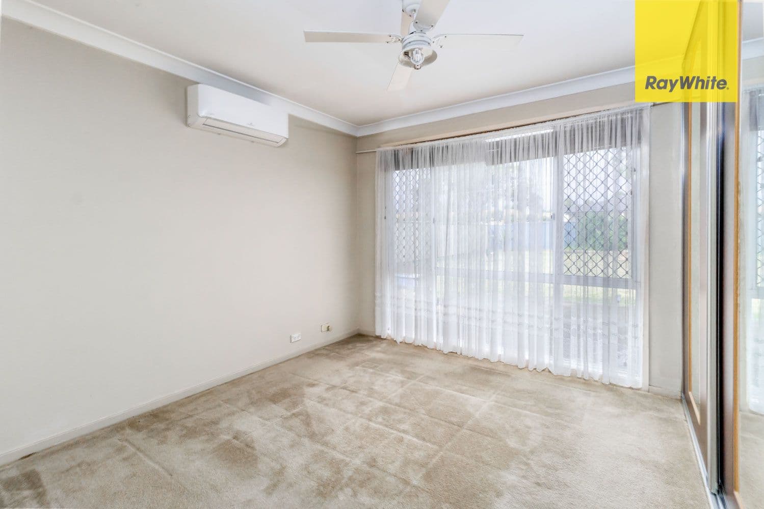 37 Barnard Crescent, Oakhurst - Thumbnail 4